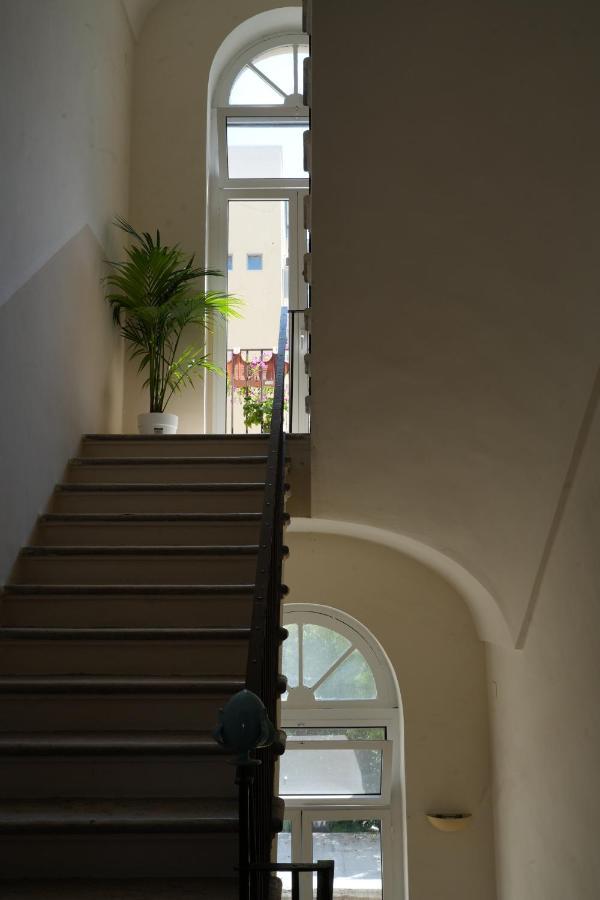 Palazzo Manzoni Apartments バーリ エクステリア 写真