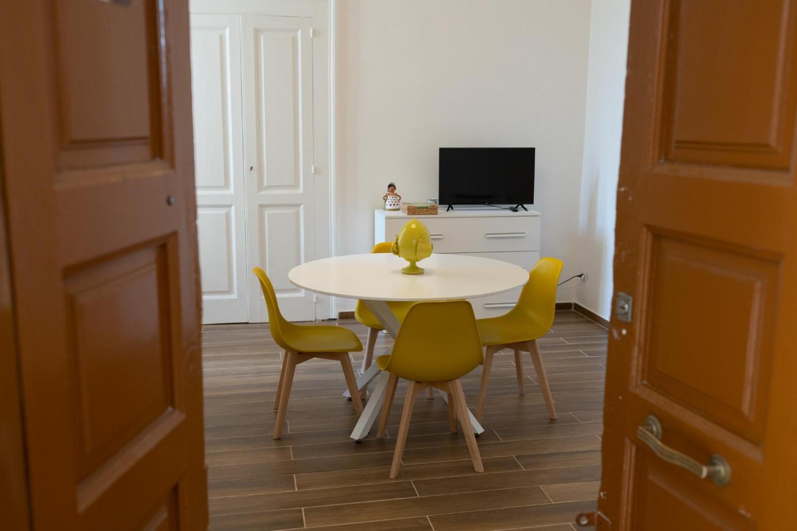 Palazzo Manzoni Apartments バーリ 部屋 写真